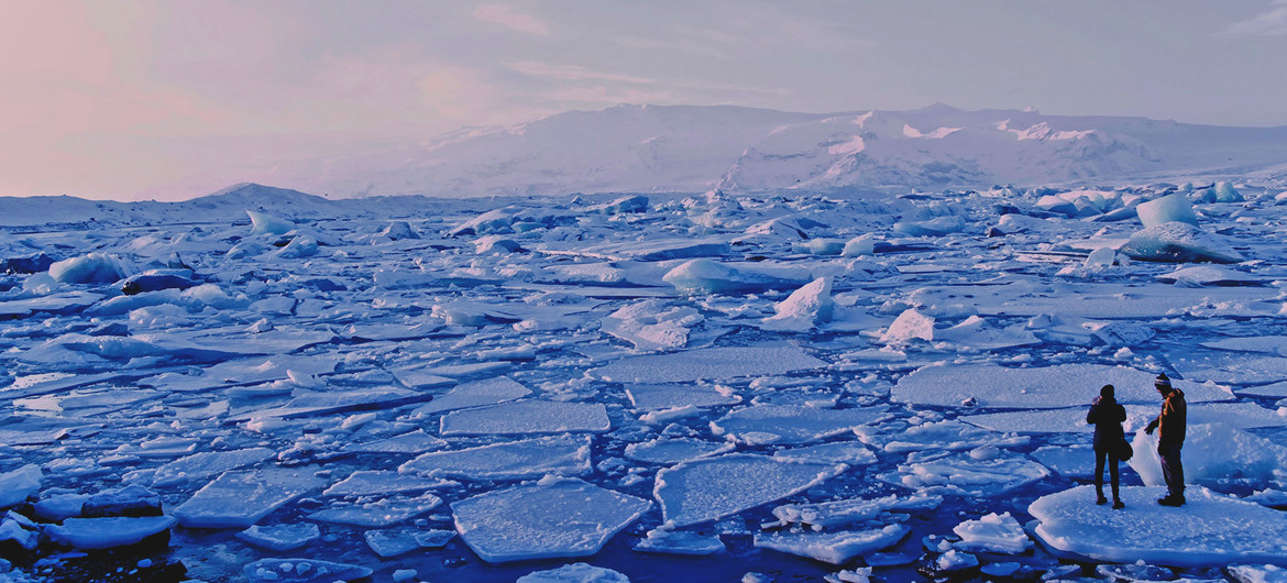 Ice sheets in Jökulsárlón, Iceland.