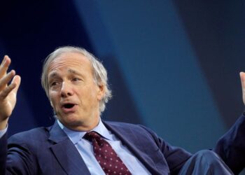 Bridgewater’s Ray Dalio Expects Stocks To Fall 20% On Rates Hike To 4.5%