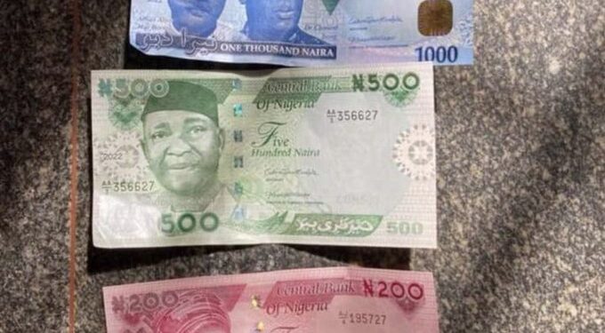 Buhari Finally Unveils New N200, N500, N1000 Notes, CBN Insists On Reducing Volume Of Notes In Circulation 