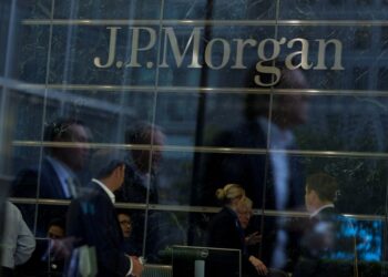 U.S. Banks Warn Of Recession As Inflation Hurts Consumers, Shares Fall