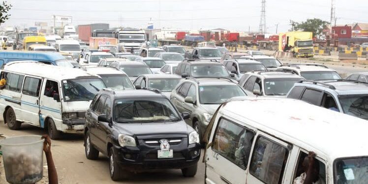 How Fuel, Cash Shortages Delaying Lagos-Ibadan Expressway-Controller