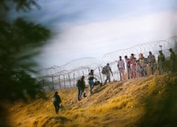 Border Crossings Top 10,000 Daily As Migrants Seek U.S. Entry Before Title 42 Ends