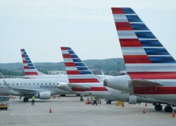 US Fines American Airlines For Keeping Passengers On Tarmac