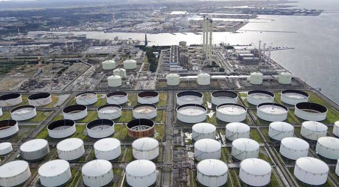 Oil Dips On Investor Caution As Market Watches Middle East Turmoil