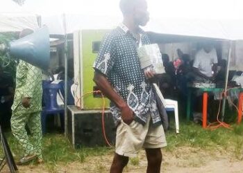 Concerns Over CBN’s Imposition Of N150m Fine On Banks Found Selling New Notes To Hawkers