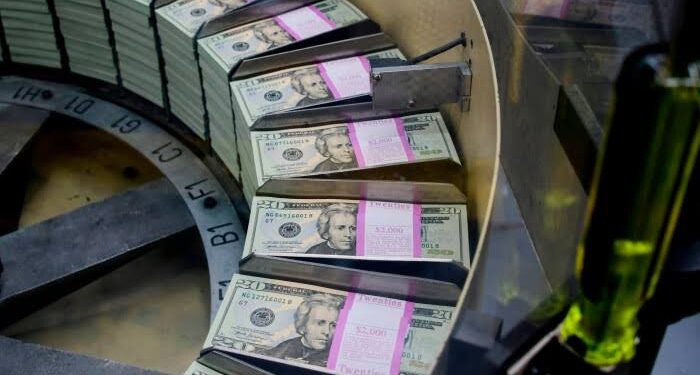 Dollar Dips Towards One-Week Low, S/A Rand Claws Back As Market Ponders Proposed Trump Tariffs