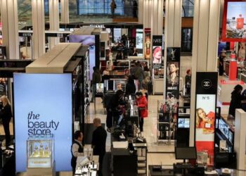 US Consumer Spending Posts First Drop In Almost Two Years