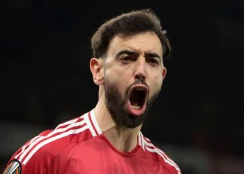 Fernandes Hits Back At Ratcliffe Over ‘OverPaid’ Jibe