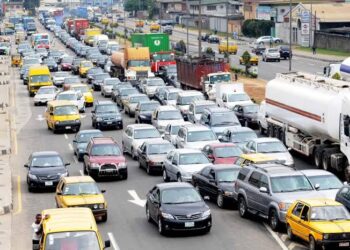 FG Intervenes In Lagos Traffic Gridlock, Orders Immediate Reopening Of Independence Bridge