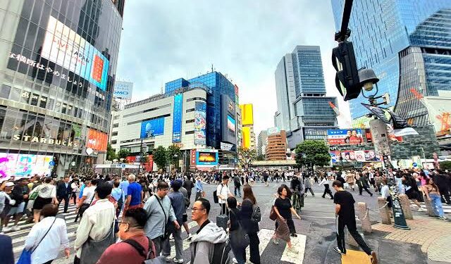 Shares Slip, Oil Prices Rise As Investors Weigh Iran Risks