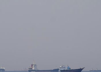 Shipping Traffic Through Hormuz Still Largely Halted 