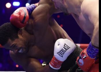 Anthony Joshua In Dramatic Win, Survives Two First-Round Knockdown To Defeat Kristian Prenga
