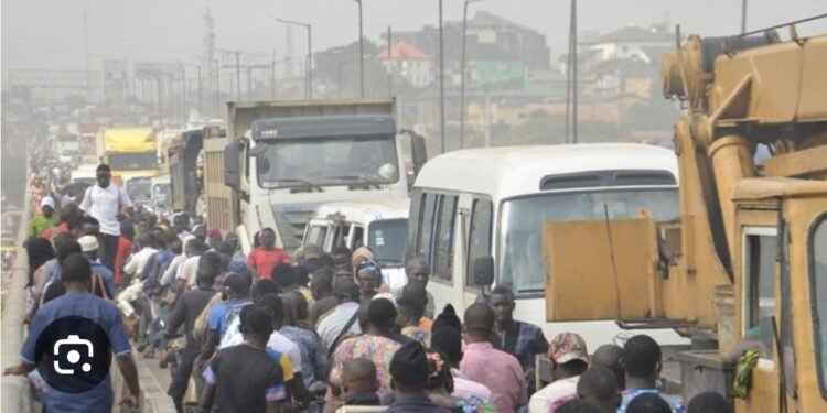 Gridlock As Kara Bridge Repairs Take Toll On Lagos-Ibadan Expressway